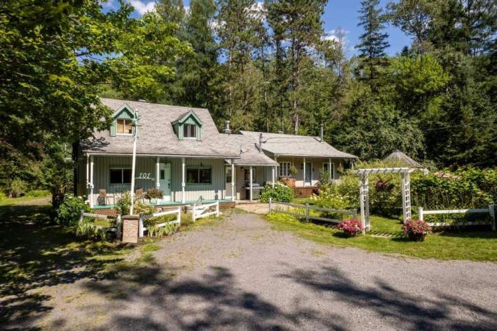 Maison duplex avec étang privé Joliette 